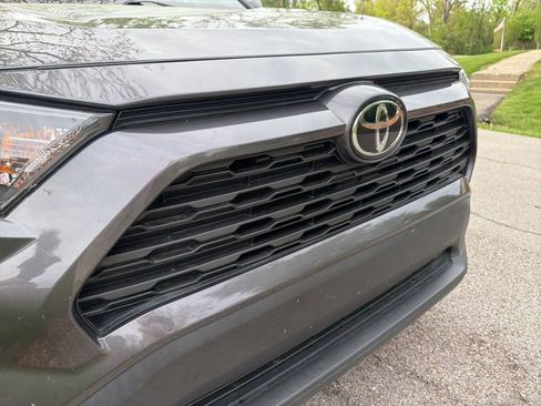 Used 2022 Toyota RAV4 LE image 8