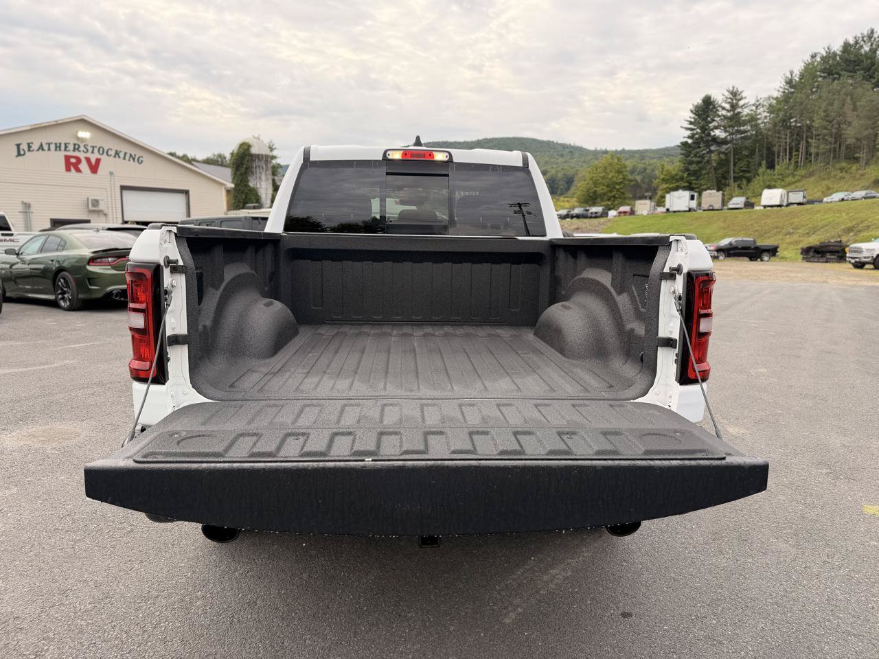 Used 2025 RAM 1500 Warlock AWD/4WD image 16