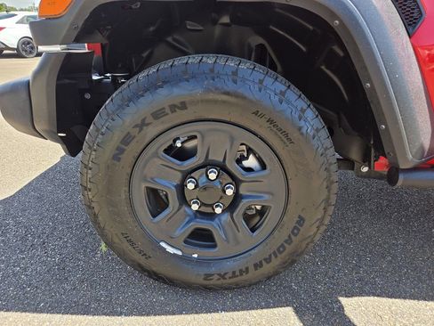 Used 2024 Jeep Wrangler Sport image 26