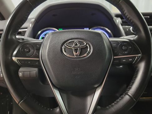 Used 2020 Toyota Camry XLE w/ Carpet Mat Package FWD image 18
