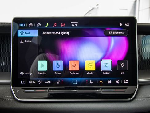 New 2026 Volkswagen Tiguan SE R-Line FWD image 48
