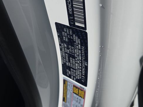 New 2026 Kia Carnival EX image 33