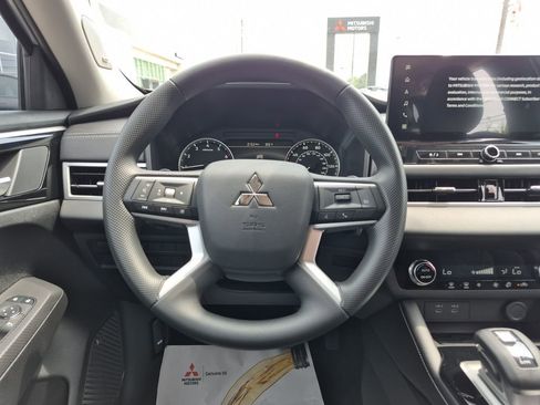New 2026 Mitsubishi Outlander ES FWD image 62