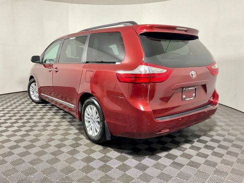 Used 2017 Toyota Sienna XLE w/ XLE Navigation Package image 14