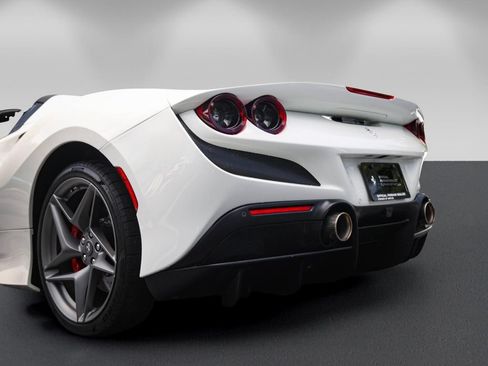Used 2021 Ferrari F8 Tributo RWD image 17
