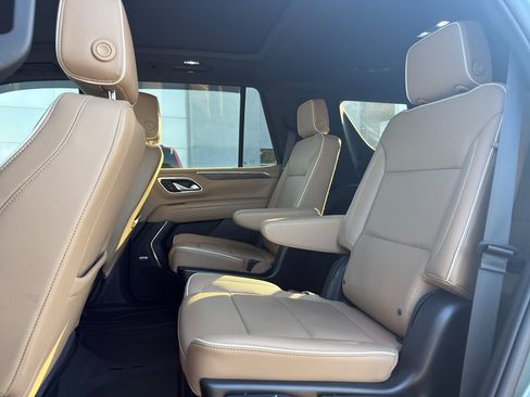 Used 2023 Chevrolet Tahoe Premier AWD/4WD image 13