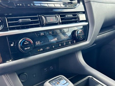 Certified 2025 Nissan Pathfinder SL FWD image 13