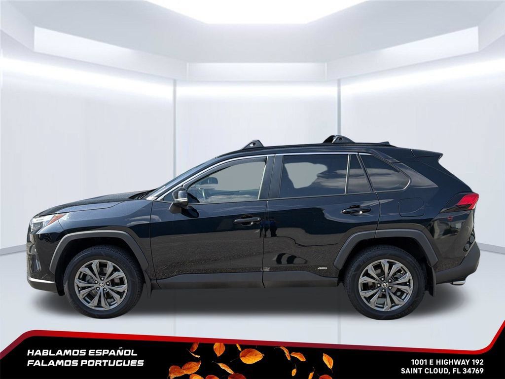 Used 2022 Toyota RAV4 XLE Premium AWD/4WD image 3