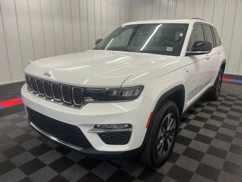 Used 2023 Jeep Grand Cherokee 4WD 4xe image 8
