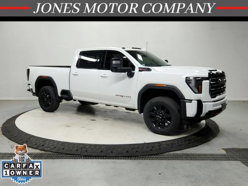 Used 2026 GMC Sierra 2500 AT4 AWD/4WD image 1