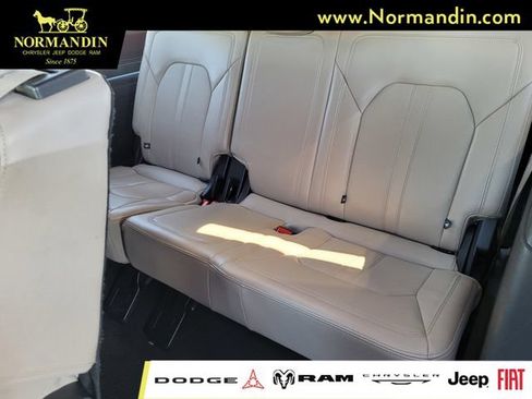 Used 2024 Ford Expedition Max Limited AWD/4WD image 18