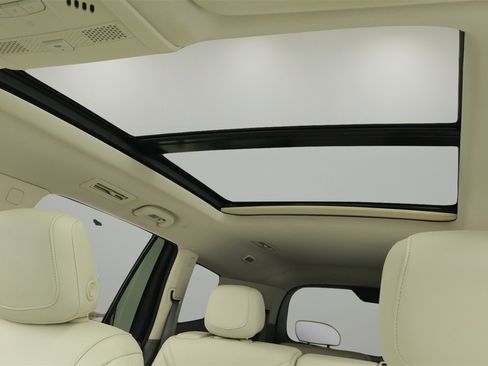 Used 2021 Cadillac XT6 Premium Luxury image 18