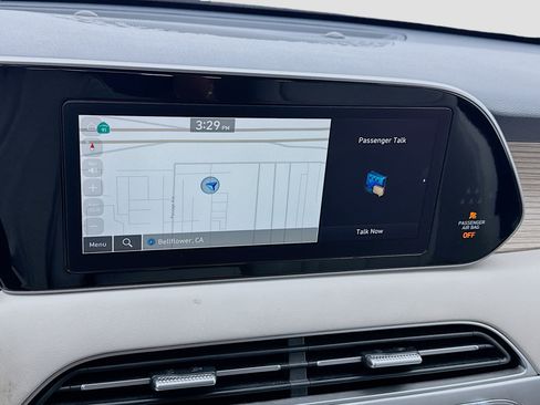 Used 2022 Hyundai Palisade SEL w/ Premium Package FWD image 9