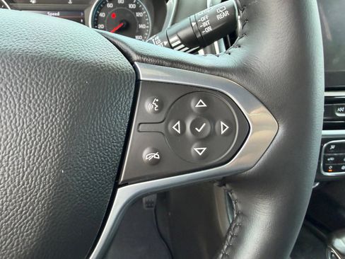 Used 2022 Chevrolet Traverse LT w/ LT Premium Package FWD image 19