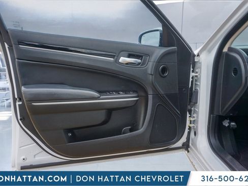 Used 2023 Chrysler 300 Touring w/ Sport Appearance Package image 14