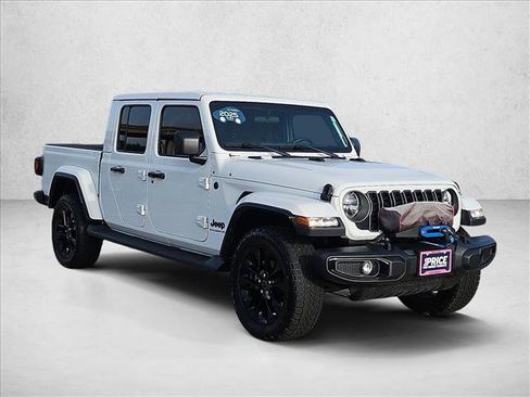 Used 2025 Jeep Gladiator Sport AWD/4WD image 3