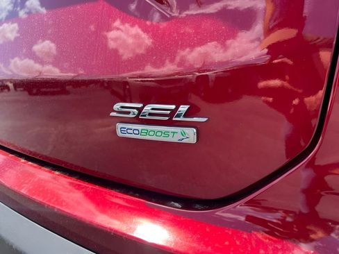 Used 2019 Ford Edge SEL w/ Equipment Group 201A FWD image 6