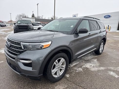Used 2023 Ford Explorer XLT w/ Equipment Group 202A image 2