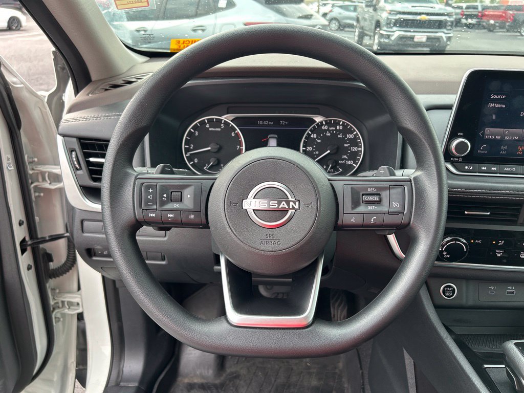 Used 2023 Nissan Rogue S AWD/4WD image 17