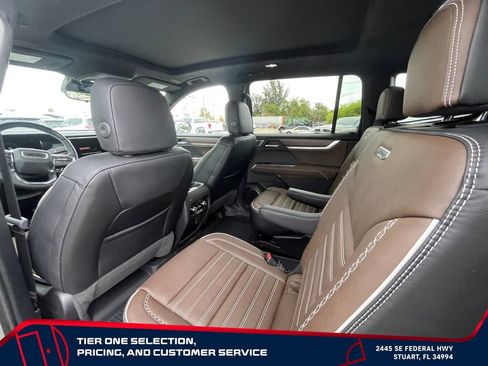 New 2026 GMC Acadia Denali Ultimate w/ LPO, Floor Liner Package AWD/4WD image 13