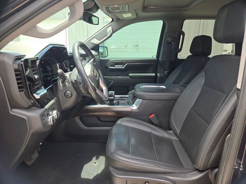 Used 2022 GMC Sierra 1500 SLT AWD/4WD image 9