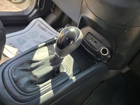 Used 2013 Kia Soul FWD image 36