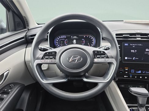 Used 2024 Hyundai Tucson SEL FWD image 19