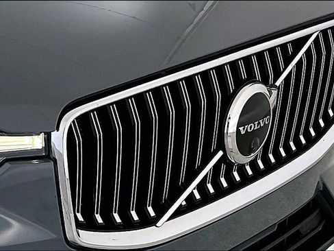 Used 2023 Volvo XC60 B5 Ultimate w/ Climate Package image 38