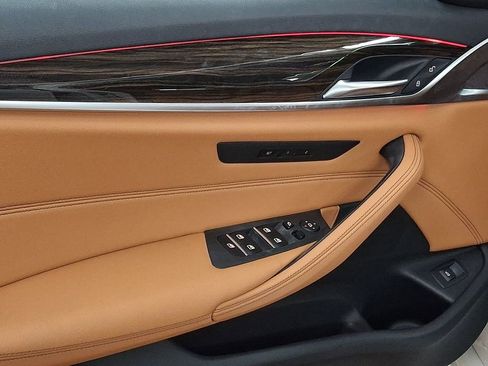 Certified 2023 BMW 530i xDrive w/ M Sport Package image 8