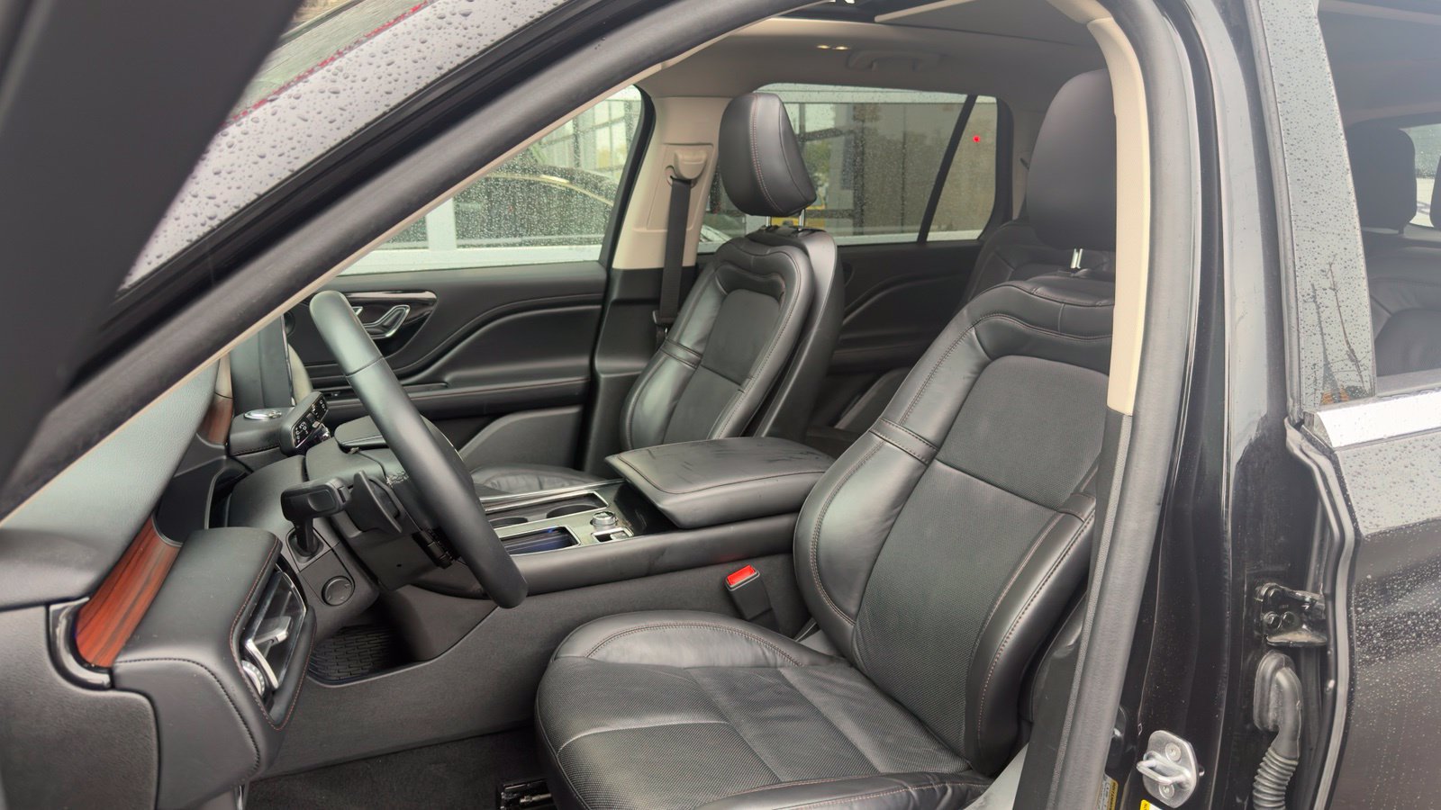 Used 2023 Lincoln Aviator Reserve w/ Elements Package Plus AWD/4WD image 9