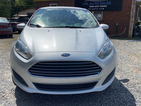 Used 2017 Ford Fiesta SE w/ Cold Weather Package image 2