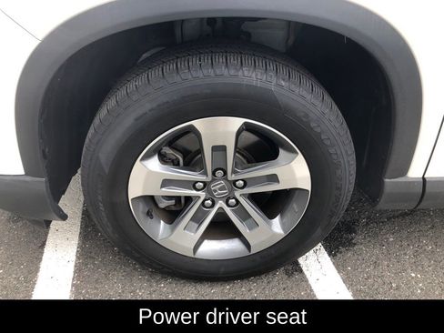 Used 2025 Honda Pilot EX-L image 9