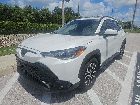 Used 2023 Toyota Corolla Cross AWD Hybrid w/ Moonroof Package image 1