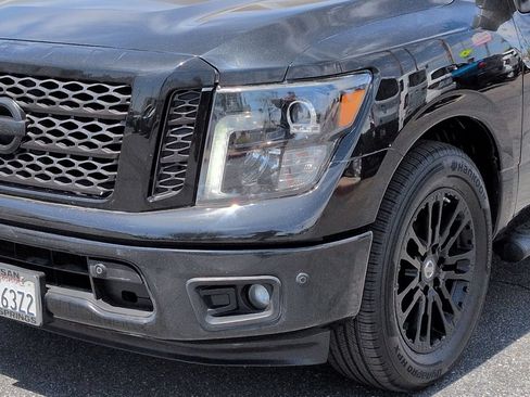 Used 2019 Nissan Titan SV w/ SV Convenience Package RWD image 8