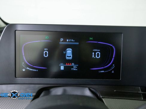Used 2025 Kia Sportage LX FWD image 16