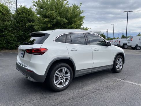Used 2021 Mercedes-Benz GLA 250 4MATIC w/ Premium Package image 9