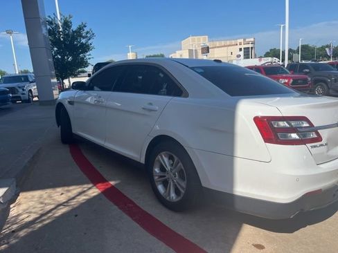 Used 2015 Ford Taurus SEL FWD image 6