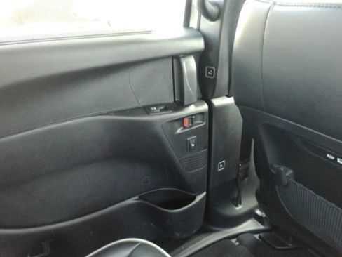 Used 2025 Chrysler Pacifica Limited FWD image 36