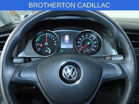 Used 2016 Volkswagen e-Golf SE FWD image 17