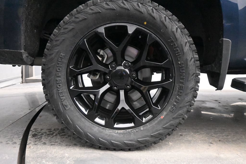 Used 2023 Chevrolet Silverado 1500 RST AWD/4WD image 12