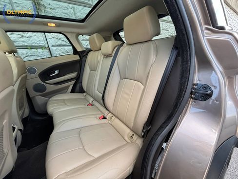 Used 2017 Land Rover Range Rover Evoque SE image 41