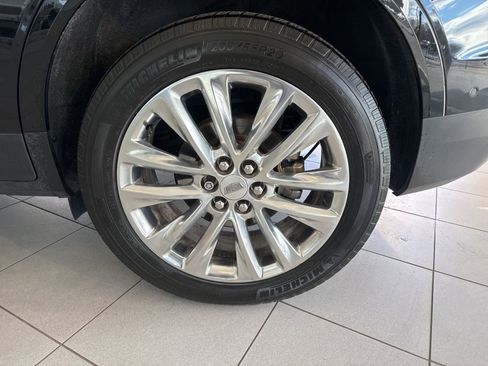 Used 2017 Cadillac XT5 Platinum w/ Driver Assist Package image 14