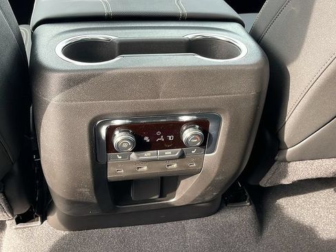 New 2026 GMC Yukon Elevation w/ Elevation Premium Package AWD/4WD image 18
