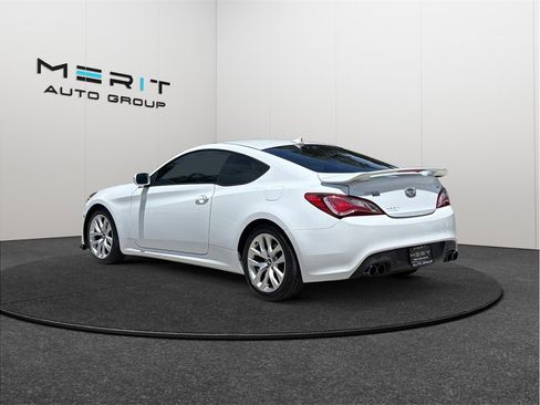 Used 2016 Hyundai Genesis 3.8 RWD image 7