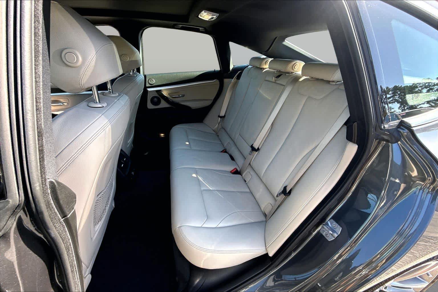 Used 2019 BMW 330i Gran Turismo xDrive w/ Premium Package AWD/4WD image 21