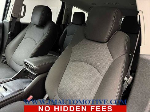 Used 2017 Chevrolet Traverse LT w/ Style and Technology Package image 13