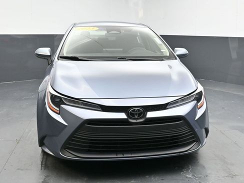 Used 2023 Toyota Corolla LE image 3