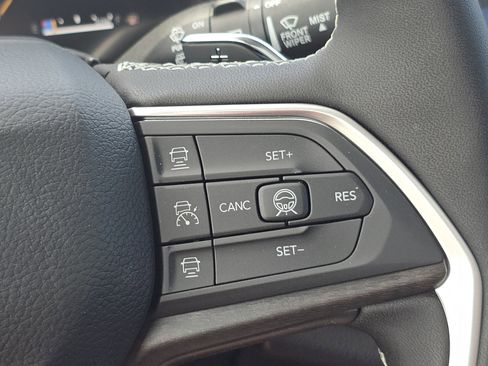 New 2026 Jeep Grand Cherokee L Limited AWD/4WD image 11