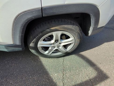 Used 2023 Jeep Compass Latitude image 12