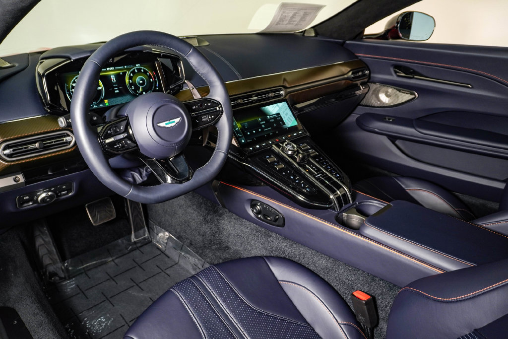 Used 2026 Aston Martin V8 Vantage Roadster RWD image 23
